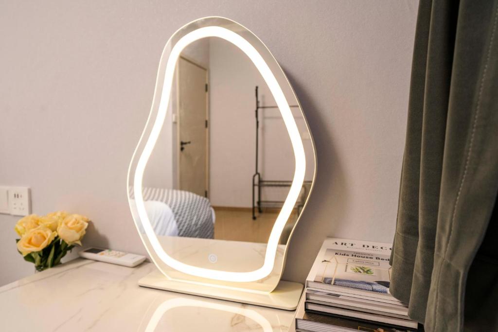 Postel nebo postele na pokoji v ubytování Bundside NJE 3BR Suite