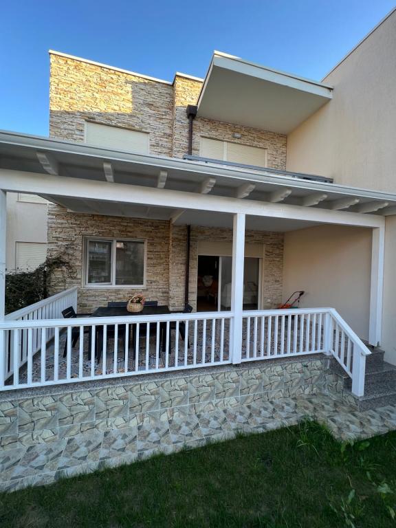 CASA AL MARE, Lura 3 Gjiri i Lalzit