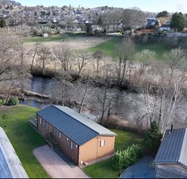 Luxurious Riverside Lodge - 'The Ardle', Crieff (updated prices 2026)