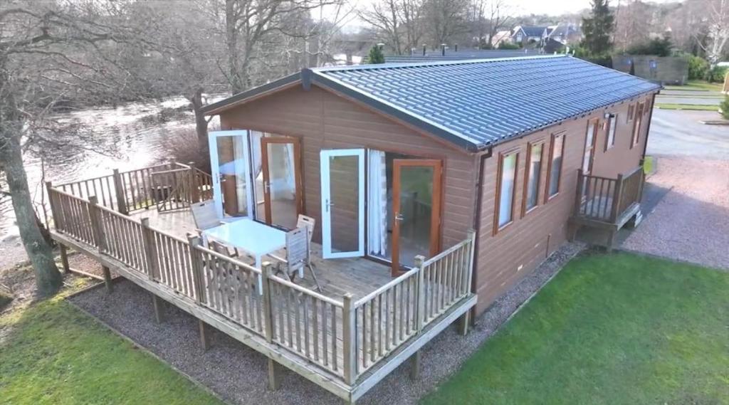 Luxurious Riverside Lodge - 'The Ardle' 8