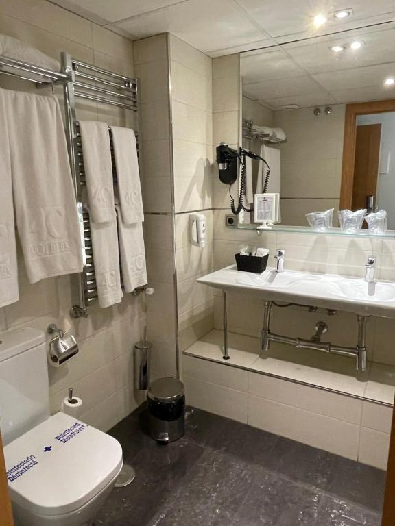 4C Bravo Murillo - Resim 3