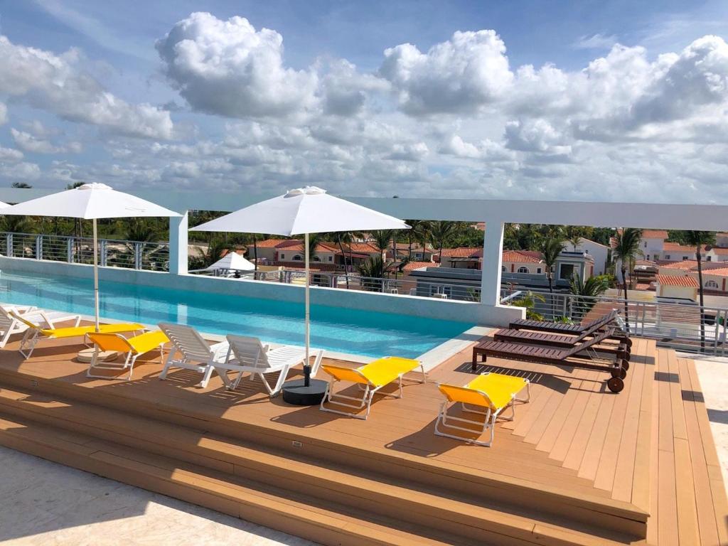 Bazen u ili blizu objekta OLAS DEL CARIBE - VACATION SUITES with ROOFTOP POOL - PLAYA LOS CORALES