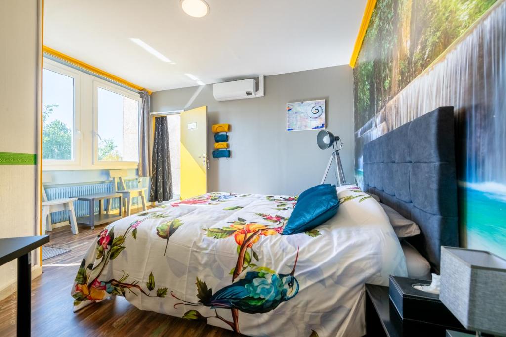 Posteľ alebo postele v izbe v ubytovaní ArtistMemory Appartement