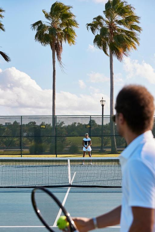Tenis a/nebo squash v ubytování The Ritz-Carlton, Grand Cayman nebo okolí
