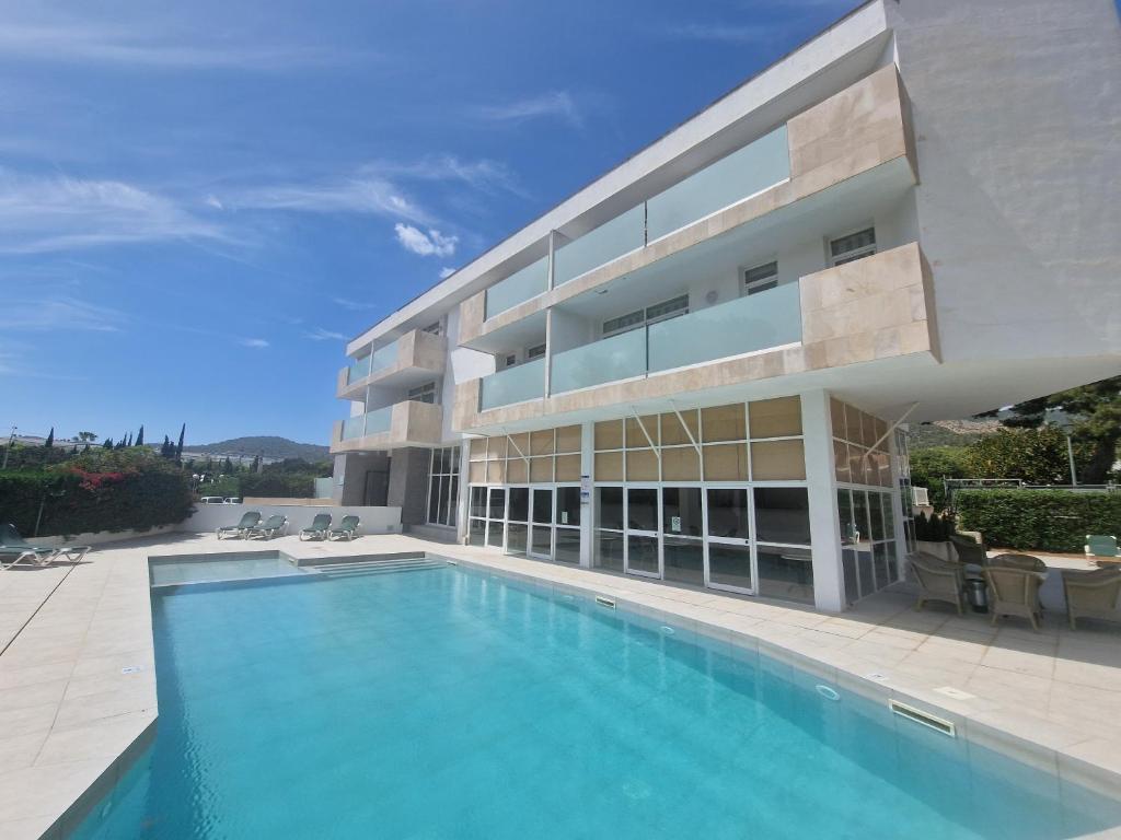 The swimming pool at or close to Apartamentos Martha's