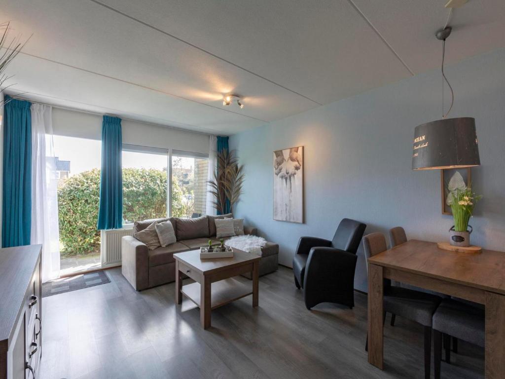 Posezení v ubytování Apartment in Callantsoog near Beach Entrance