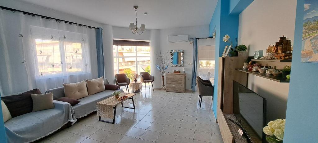 Michalis Apartment- Close to port, beaches