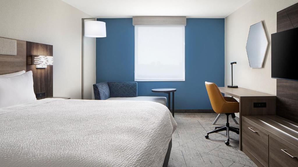 Holiday Inn Dallas Market Center, an IHG Hotel - 