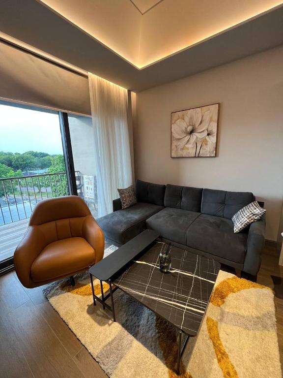 The Diamond In City Luxury Suites By ZENORA Living photo