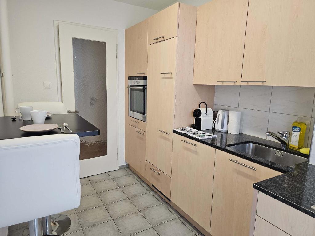 Downtown Dream 3 5BR with Balcony and Style BA21廚房或簡易廚房