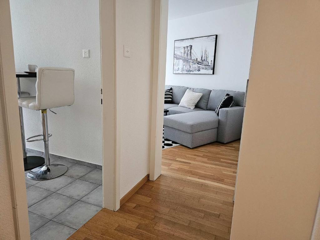 Downtown Dream 3 5BR with Balcony and Style BA21休息區
