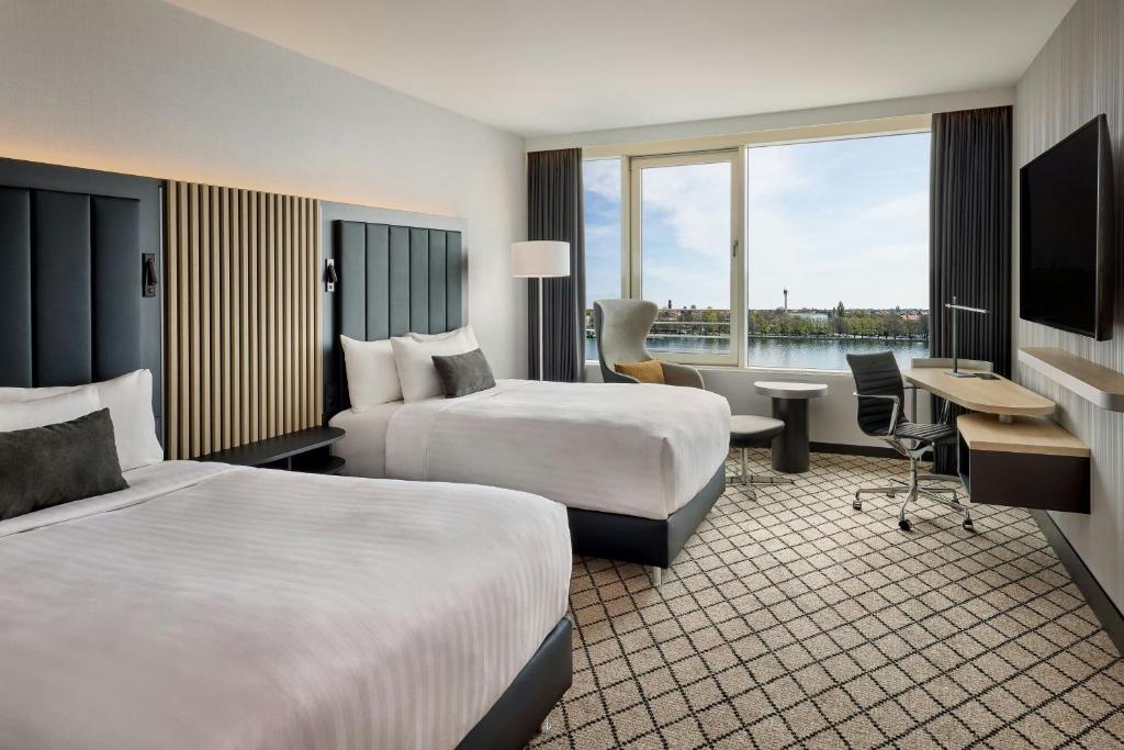 Courtyard by Marriott Hannover Maschsee - Resim 2