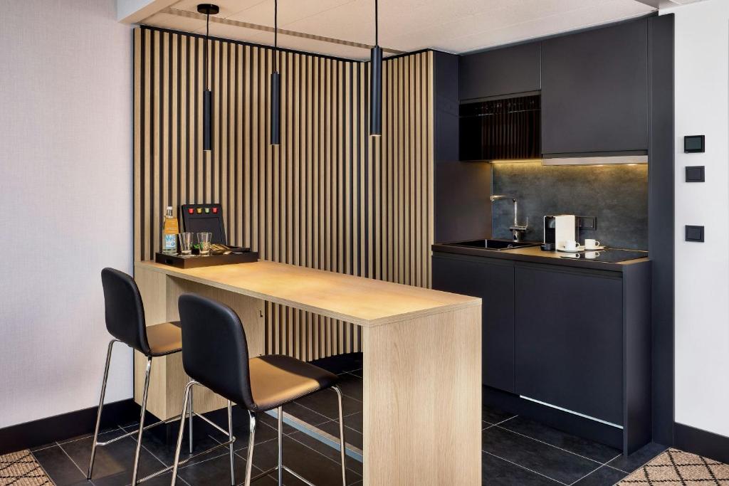 Courtyard by Marriott Hannover Maschsee - Resim 26