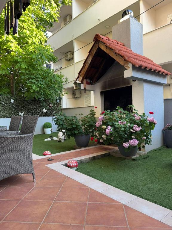 Apartment Sea Life with terrace and barbecue
