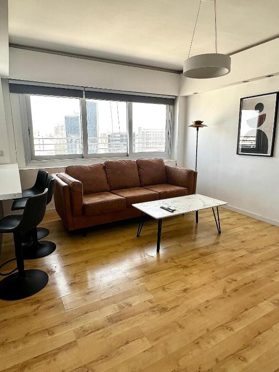 Urban Condo 10th Floor - 2 Bdr