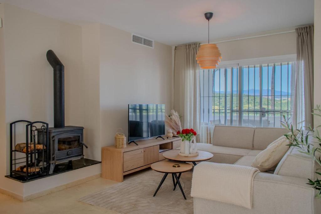 Luxurious 2 BR apartment with pool