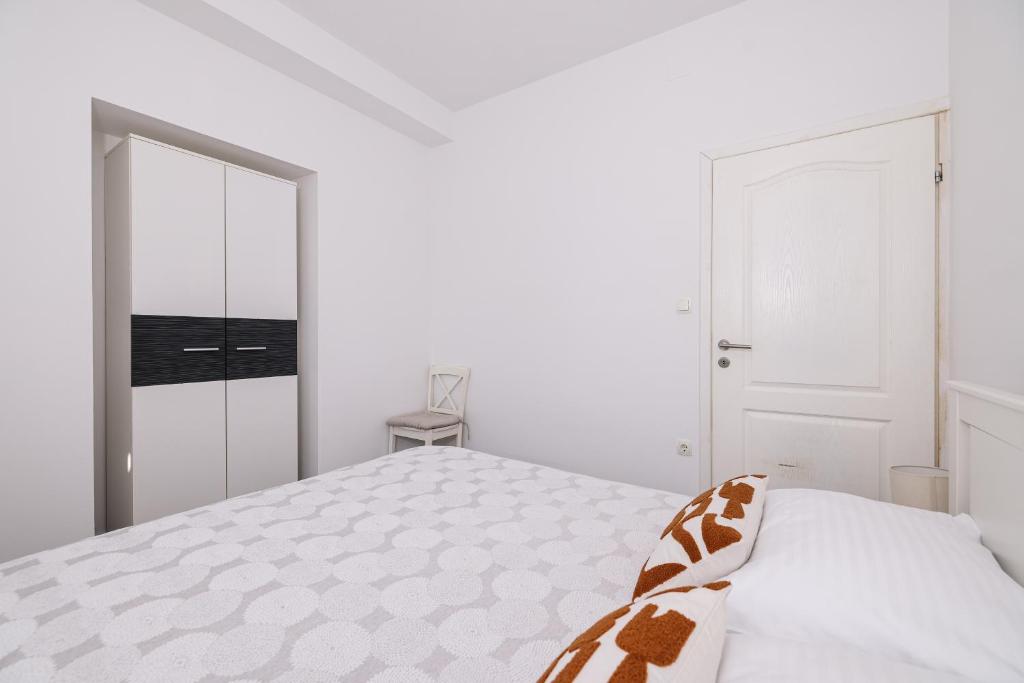 Pavle's Apartment - 15