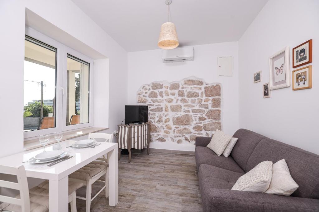 Pavle's Apartment - 8