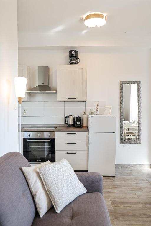 Pavle's Apartment - 9