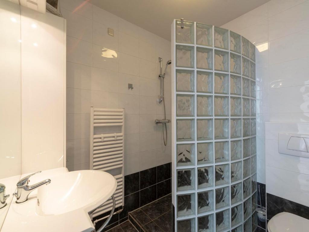 Koupelna v ubytování Luxury apartment with garden