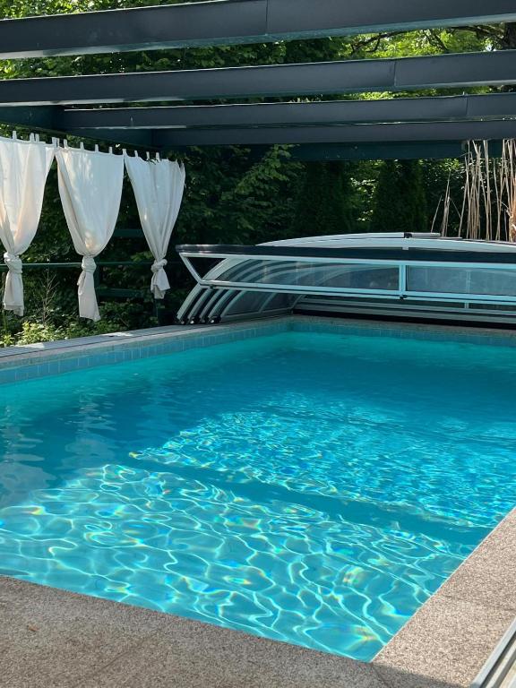 Bazén v ubytování Ferienhaus Auerhahn nebo v jeho okolí
