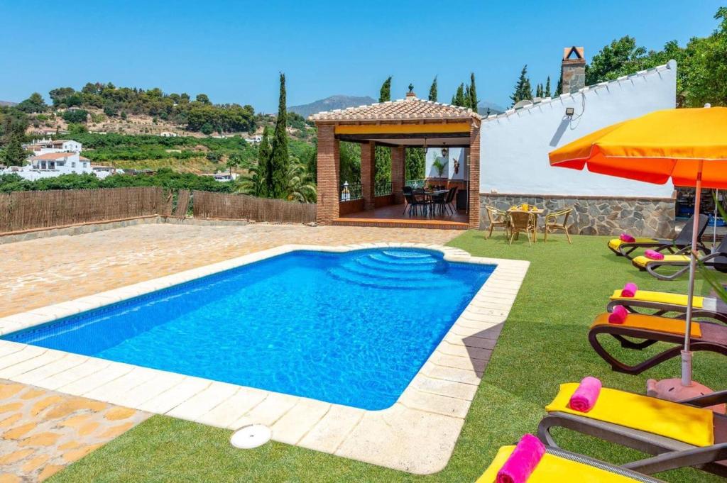 Bazén v ubytování Villa Maravillas by Villa Plus nebo v jeho okolí