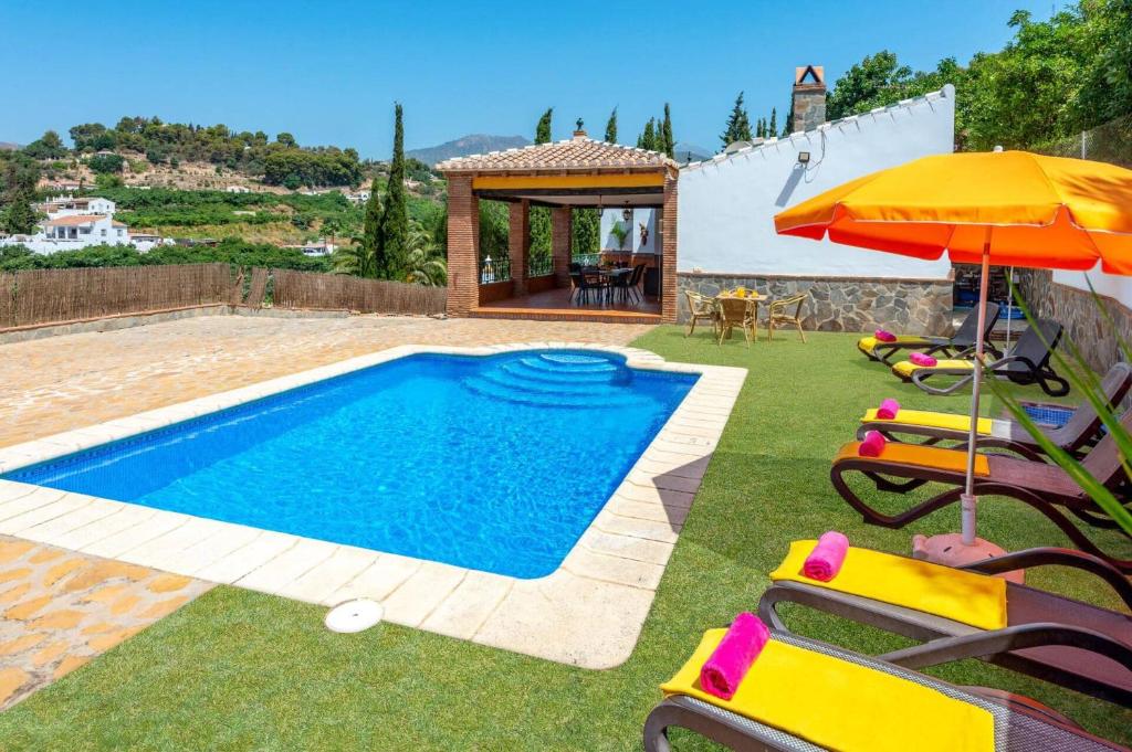 Bazén v ubytování Villa Maravillas by Villa Plus nebo v jeho okolí