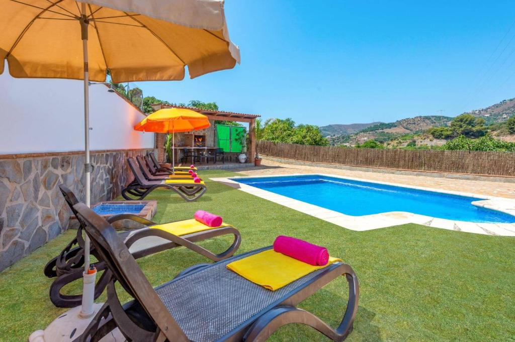 Bazén v ubytování Villa Maravillas by Villa Plus nebo v jeho okolí