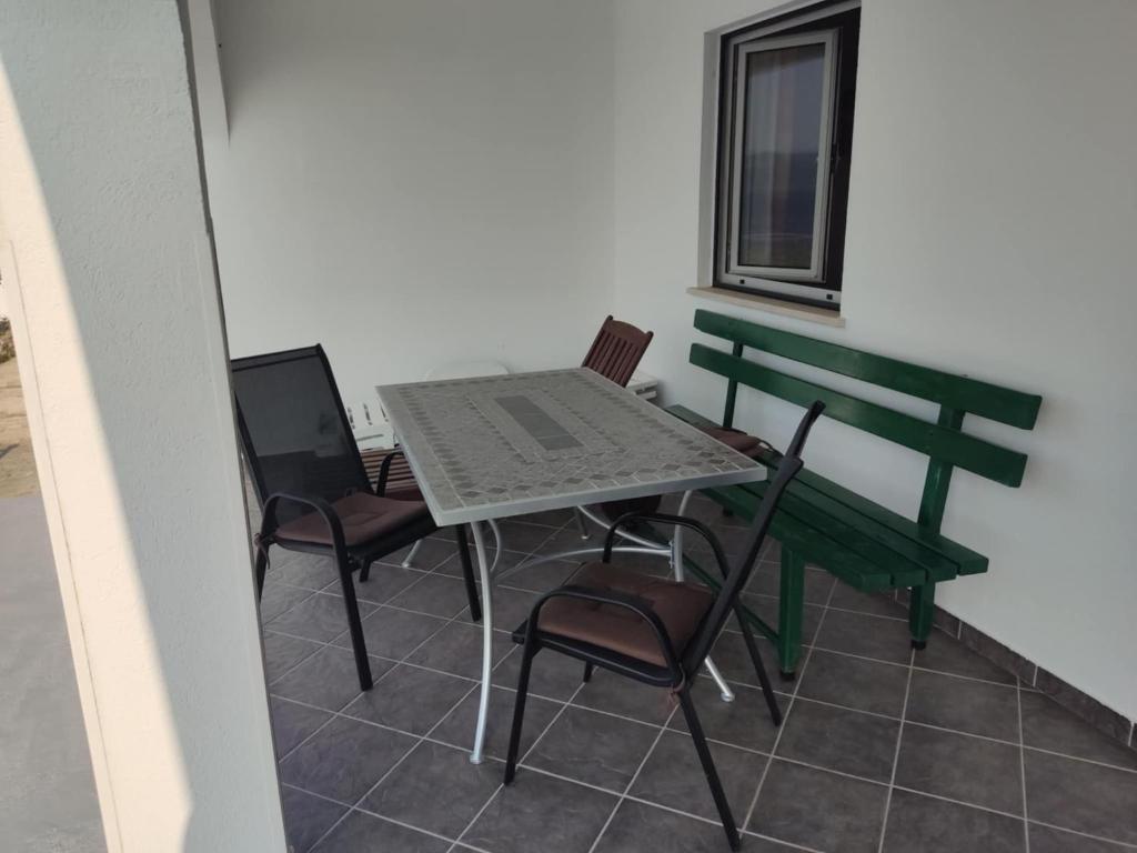 Fotografia z galérie ubytovania Apartmani Dubravko v destinácii Putniković