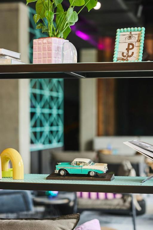 Moxy Warsaw City - Resim 25