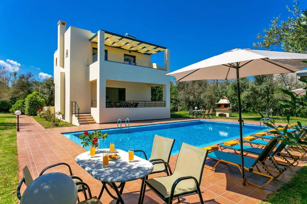 Bazén v ubytování Villa Ilos by Villa Plus nebo v jeho okolí