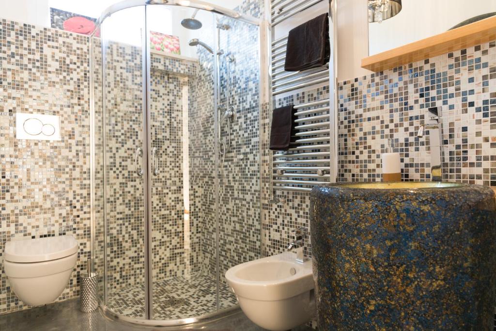 A bathroom at Guest House Le Acacie