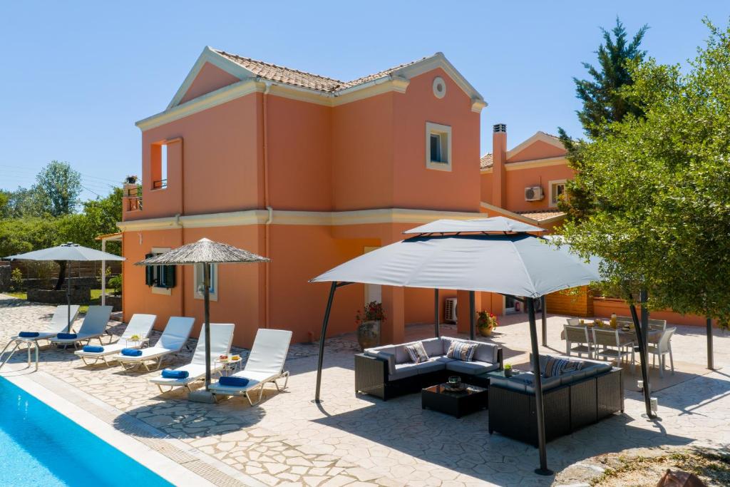 Bazén v ubytování Villa Michel nebo v jeho okolí