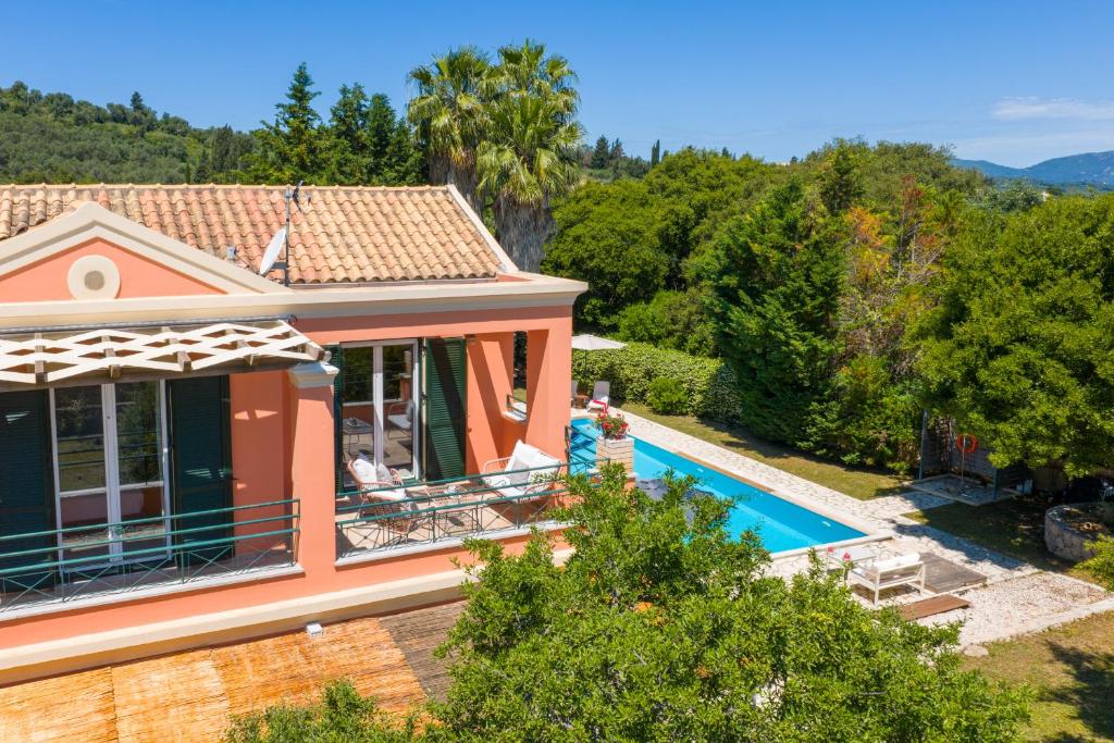 Bazén v ubytování Villa Michel nebo v jeho okolí