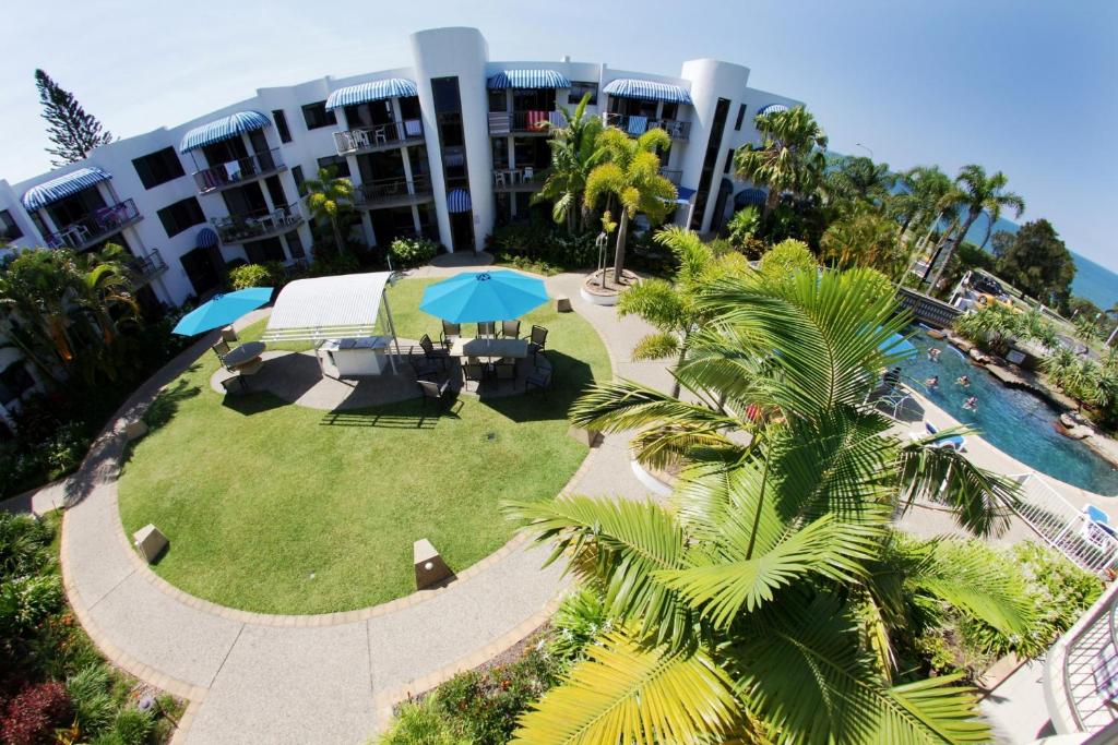 Bazén v ubytování Headland Tropicana Resort nebo v jeho okolí