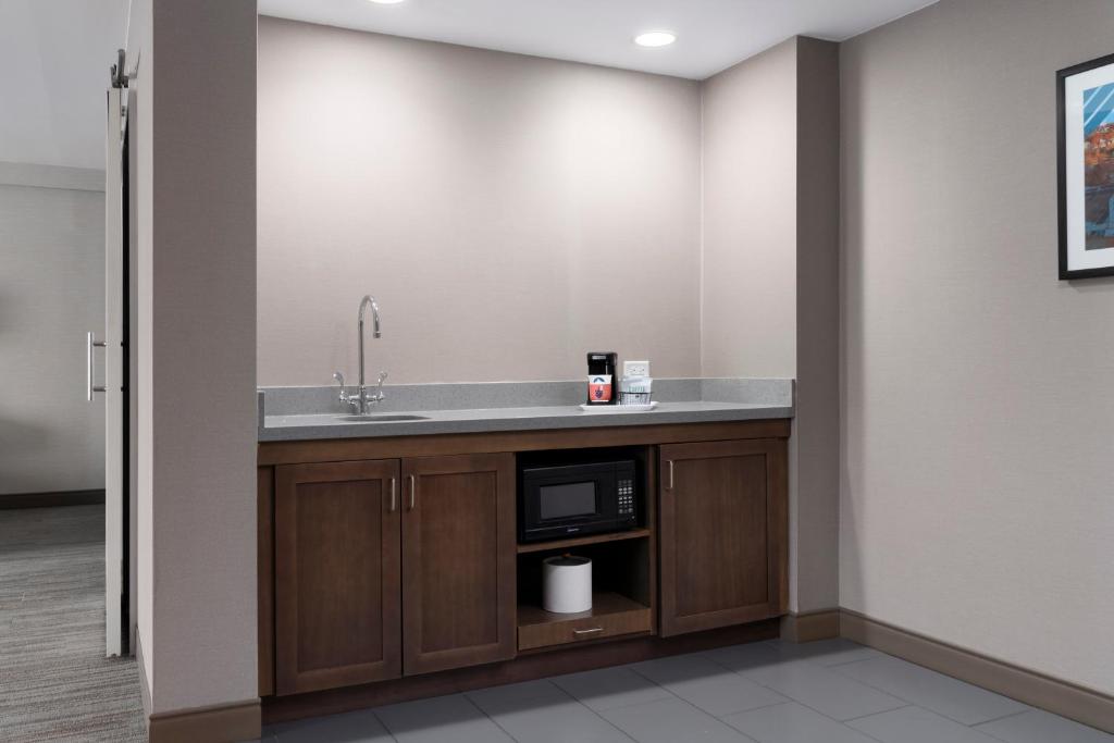 Hampton Inn & Suites Yonkers - Westchester - 