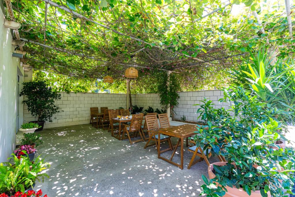 Francesca Guesthouse & Vardia Winery - 15