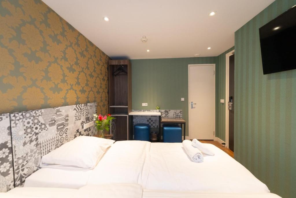 The Old Nickel Hotel - Resim 12