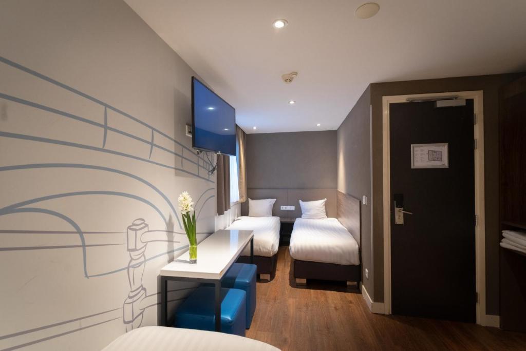 
Quadruple Room with Private Bathroom
