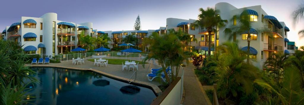 Bazén v ubytování Headland Tropicana Resort nebo v jeho okolí