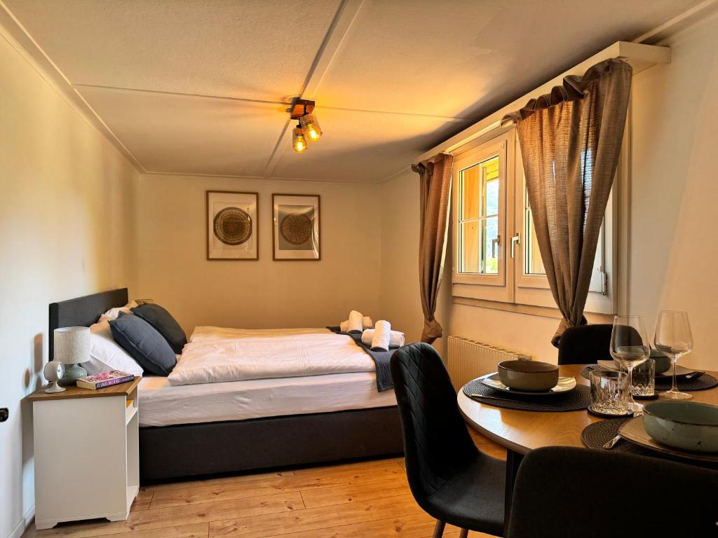 River 4-Kissed Retreat with Iconic Jungfraujoch View - Resim 2