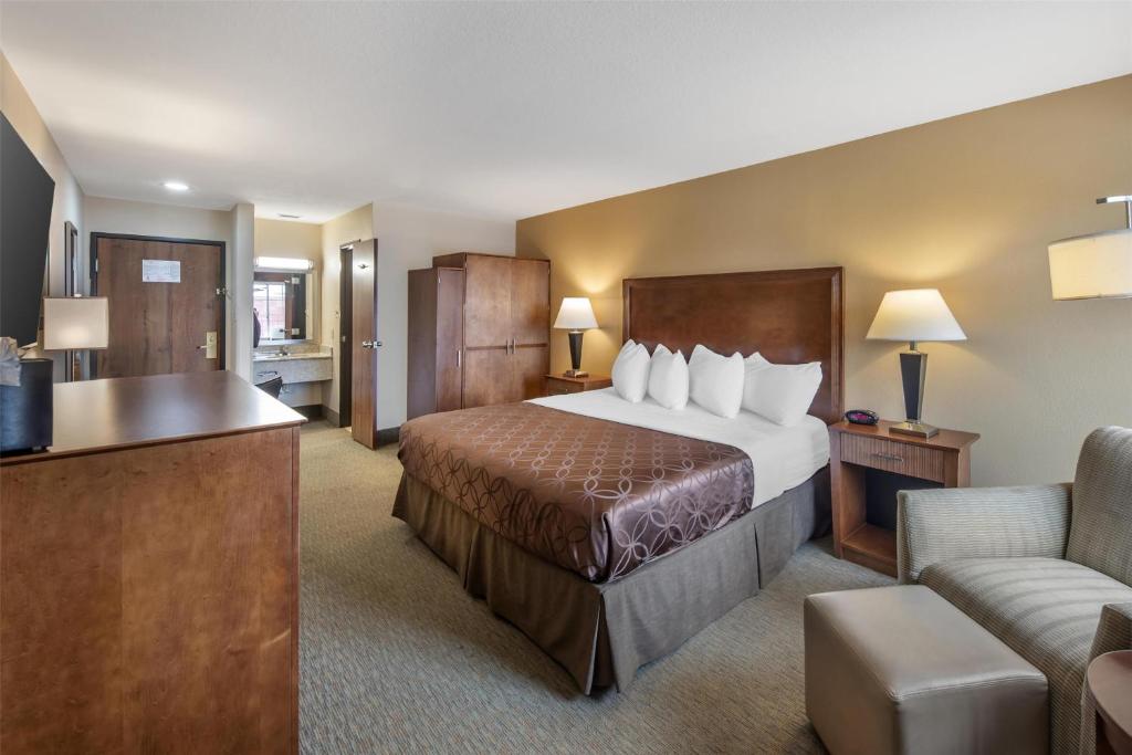 Postel nebo postele na pokoji v ubytování Best Western Plus Atrium Inn