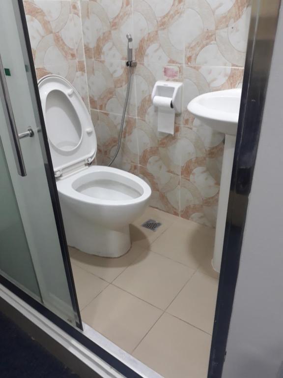 Koupelna v ubytování 999 Hotel