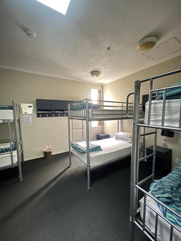 
Single Bed in Mixed Dormitory Room with Shared Bathroom (6 Adults) 
