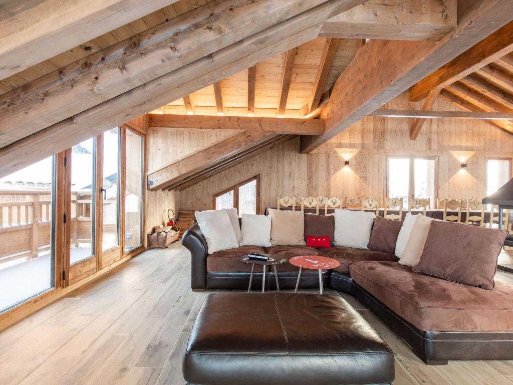 Chalet in Champagny by Ski Slopes, cleaning included