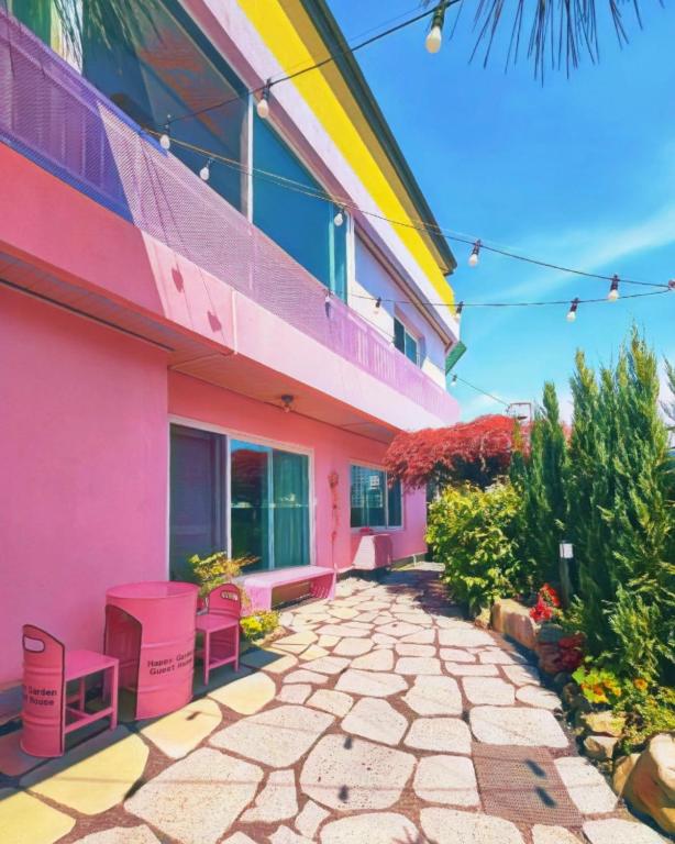 Happy Garden Guesthouse