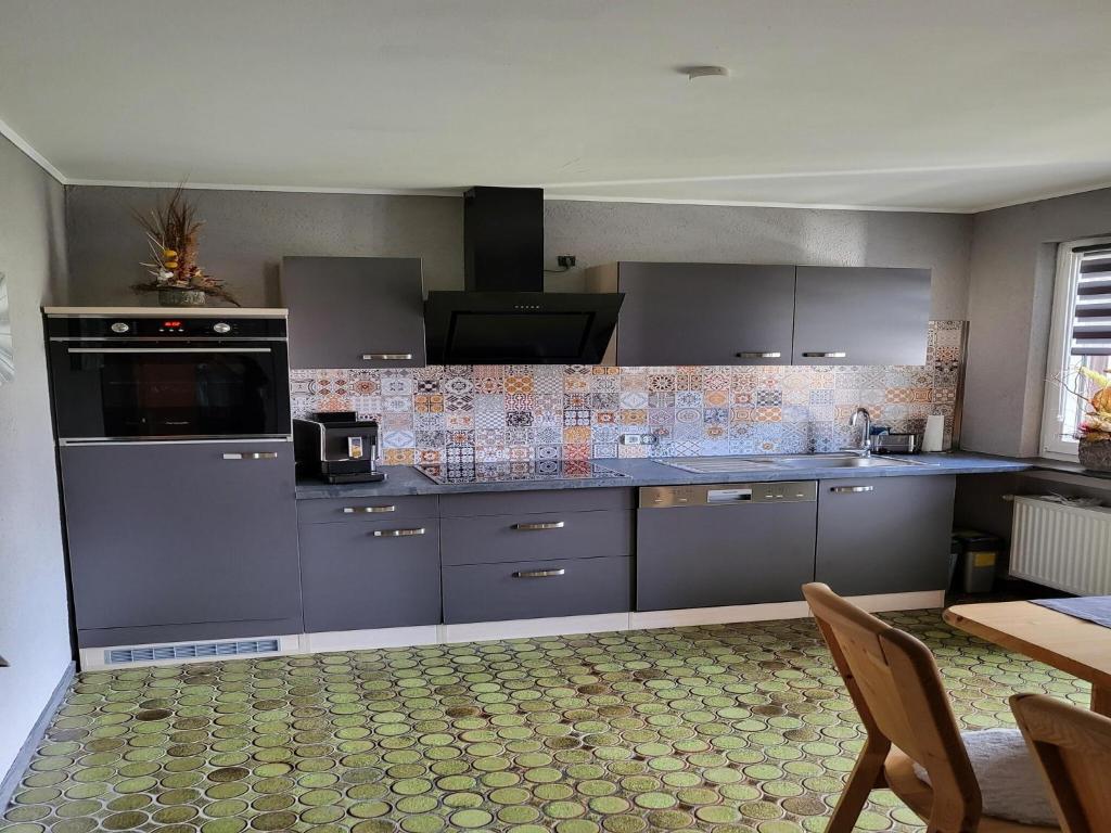 Gallery image of Regal Apartment in Pracht with Garden and Grill, cleaning included in Pracht