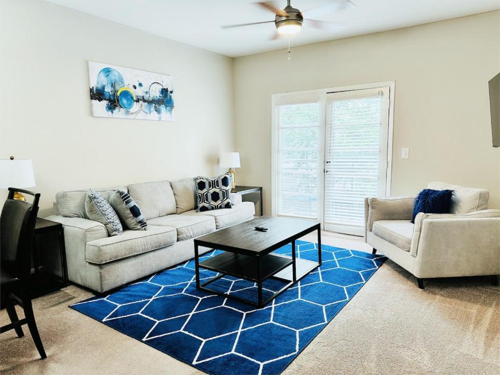 Χώρος καθιστικού στο Great Location Heart of Addison in N Dallas!