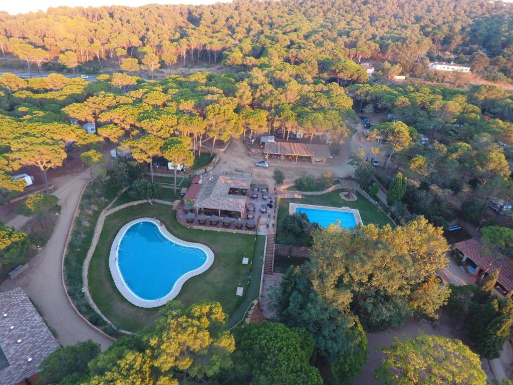 Bazén v ubytování Tent Stay in Begur for 5 Guests, cleaning included nebo v jeho okolí