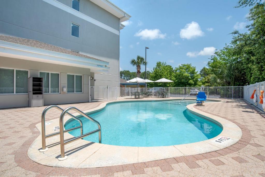 Garner Hotel Panama City Beach Northeast by IHG photo